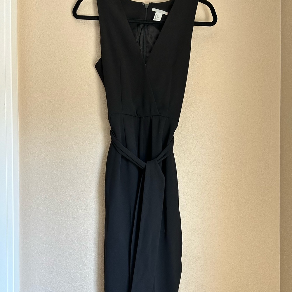 H&M sleeveless black pantsuit with tie at waist